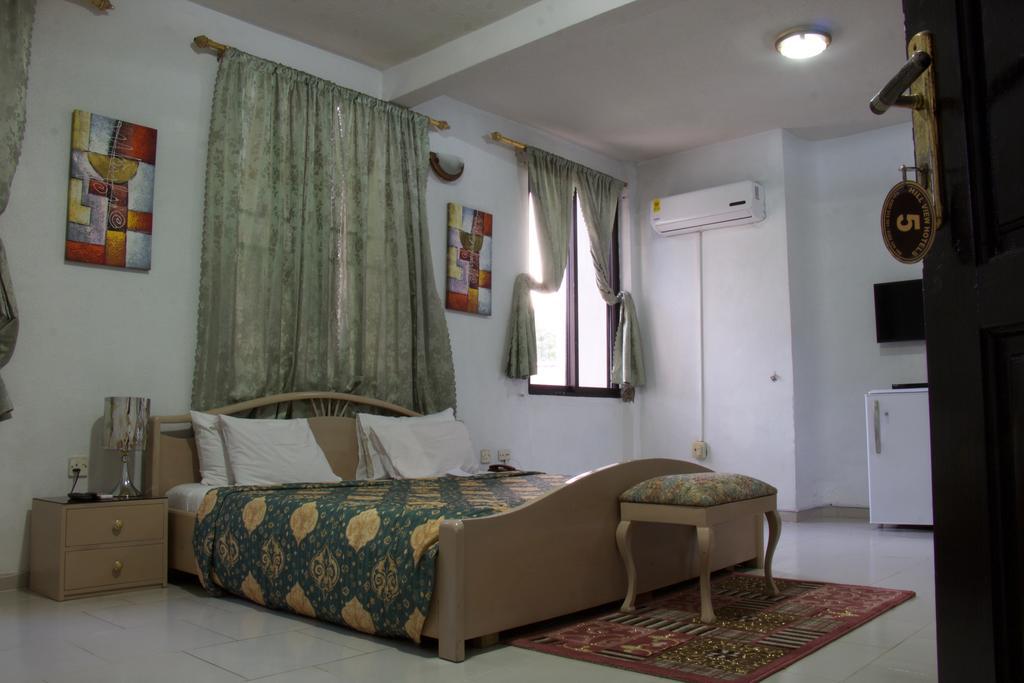 Hill View Hotel Mccarthy Hills Botianaw Kültér fotó