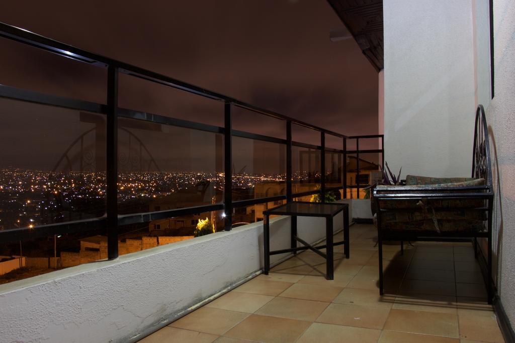 Hill View Hotel Mccarthy Hills Botianaw Kültér fotó
