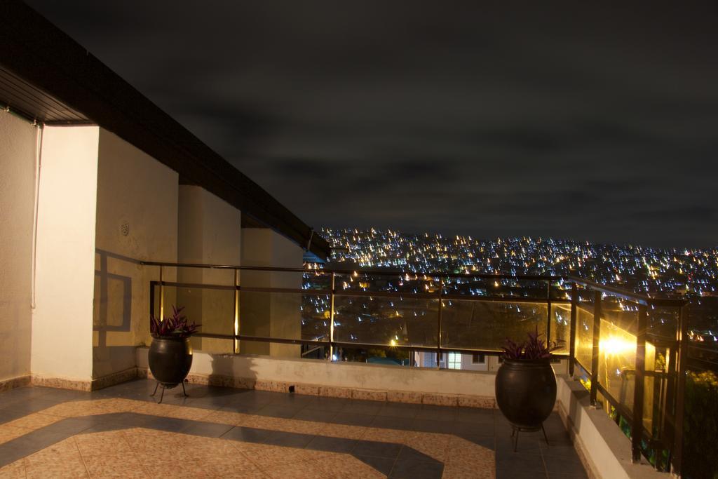 Hill View Hotel Mccarthy Hills Botianaw Kültér fotó