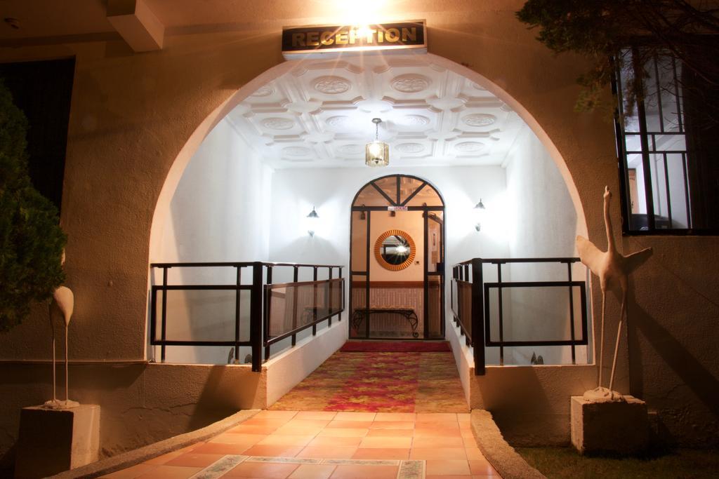 Hill View Hotel Mccarthy Hills Botianaw Kültér fotó