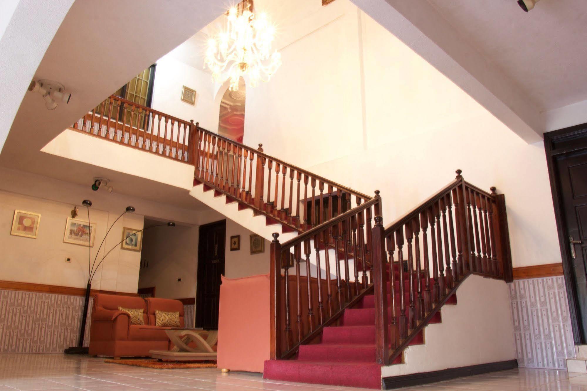 Hill View Hotel Mccarthy Hills Botianaw Kültér fotó